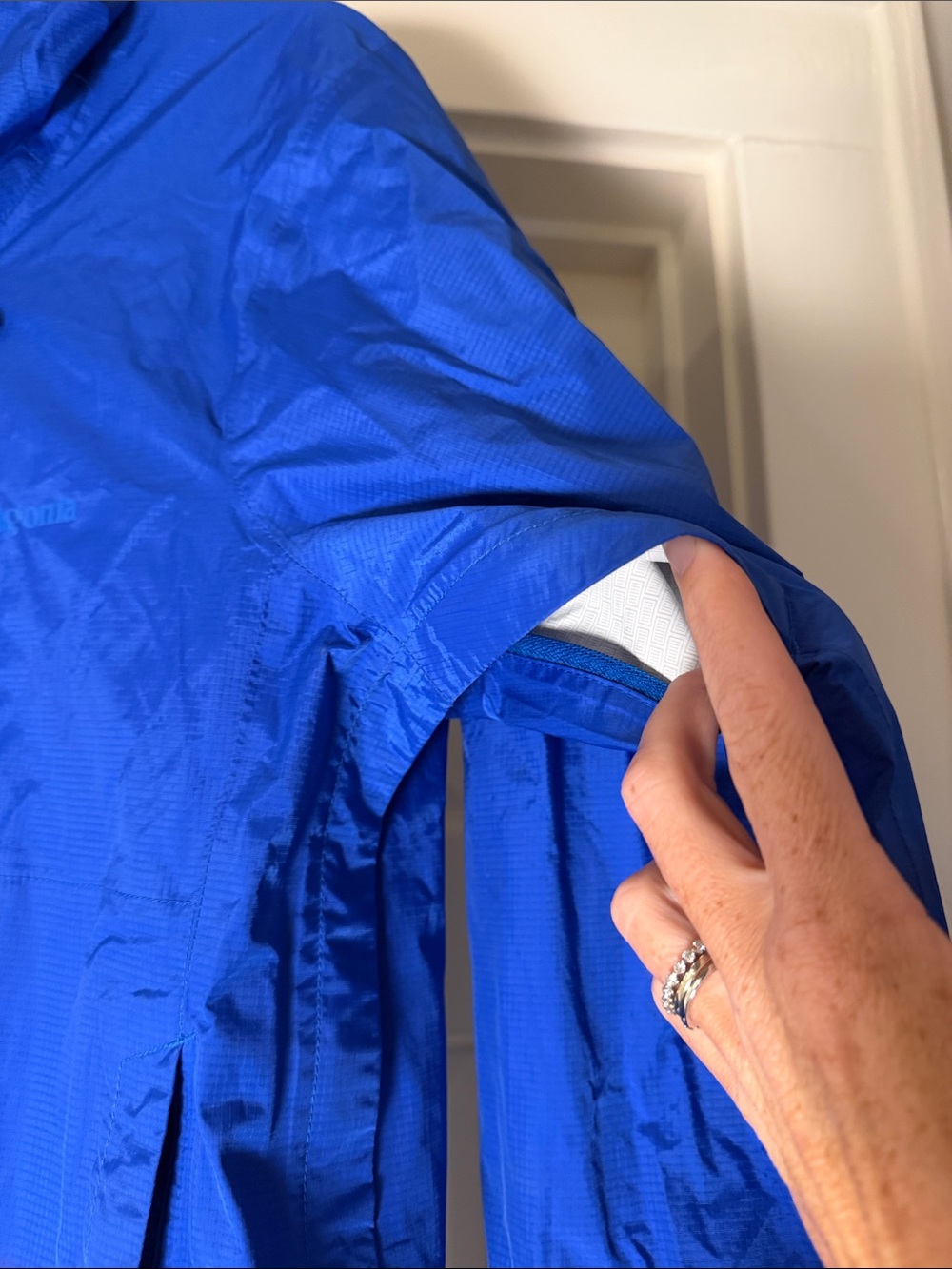 Patagonia Royal Blue Torrentshell Rain Jacket - Picture 5 of 15